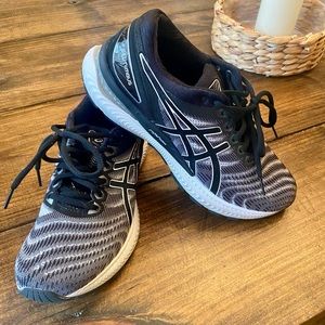 ASICS Gel-Nimbus 22 Women’s Size 9.5